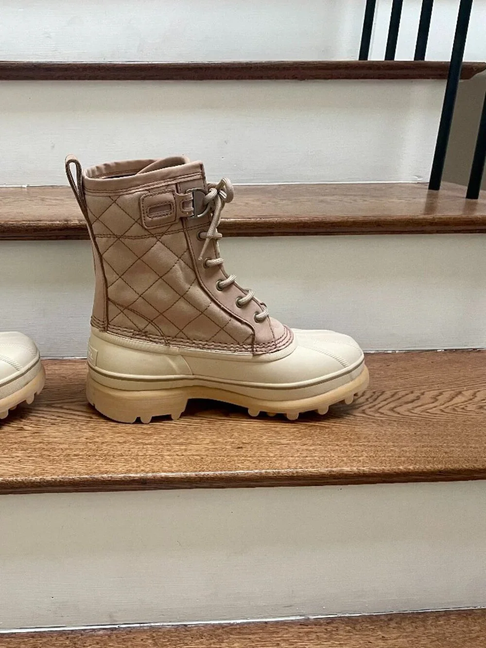NWT Sorel Caribou Royal Boot in Beige, size 8 (no box)